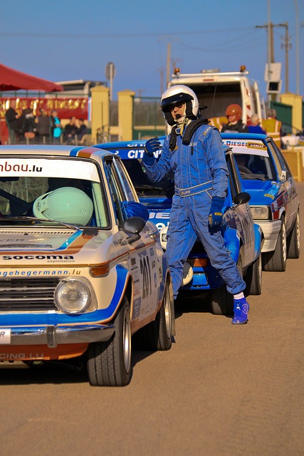 力于重建 力于重建